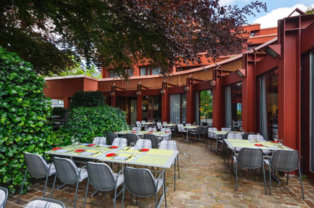 Restaurace v ubytování Ramada by Wyndham Baden Hotel du Parc