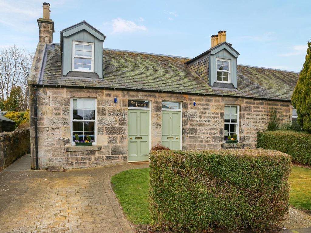 Roslin Chapel Cottage - Uk49193 - Housity