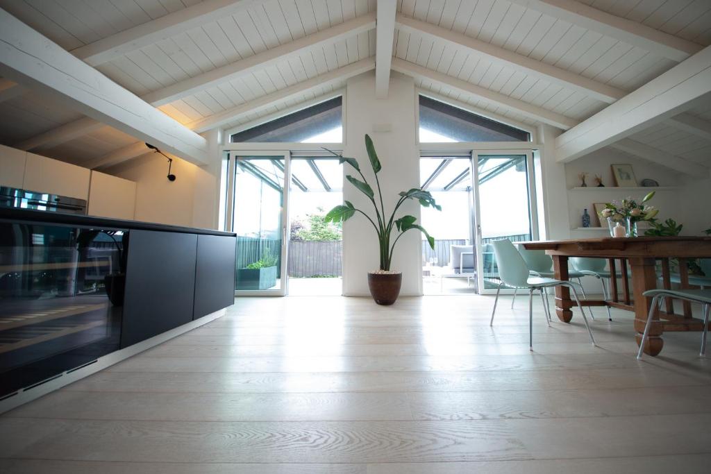 LOFT design in Brè village - Resim 4