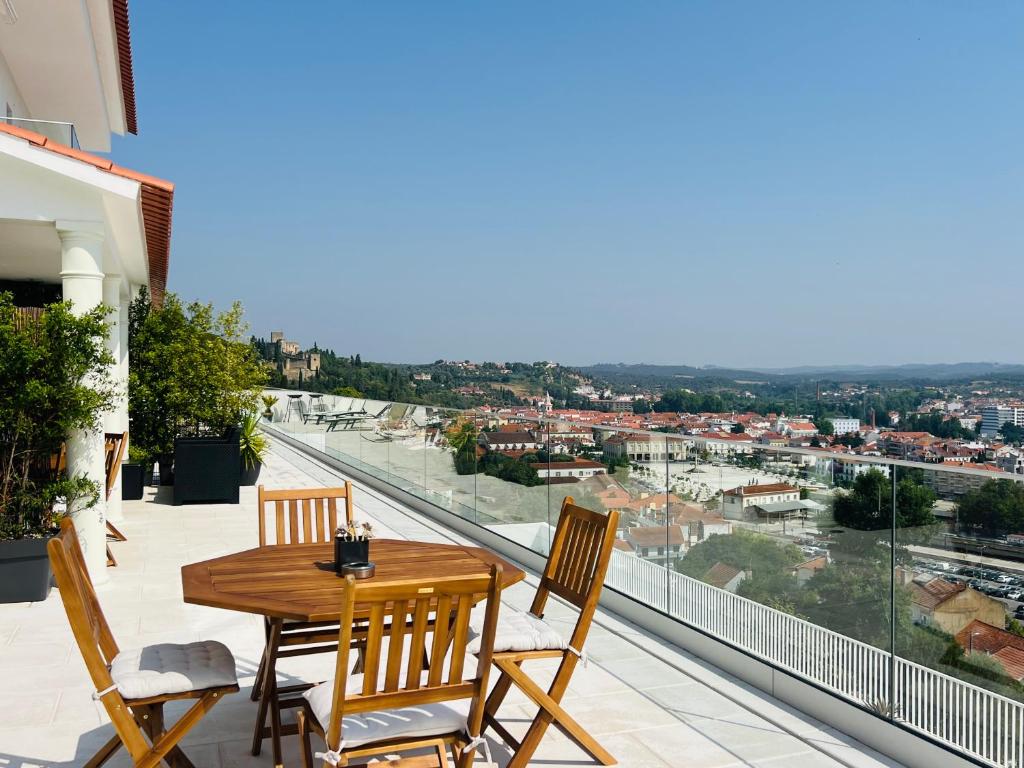 Vila Pombal Tomar Apartments - Pool & City Views - 19