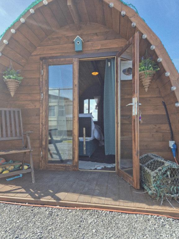 Gambar di galeri bagi Cois Farraige Glamping Pod di Miltown Malbay