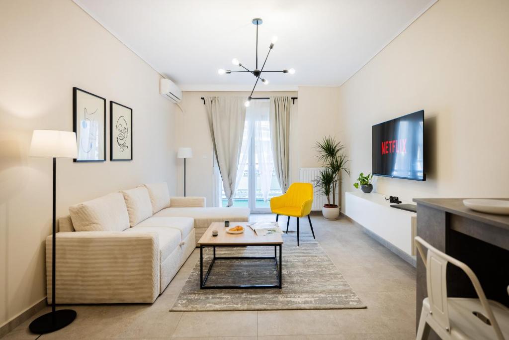 Stylish 3BD with Balcony Central Thessaloniki