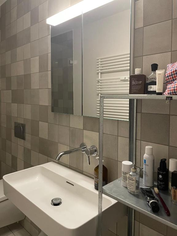 Charming 2 Room Apartment in Peaceful Brunau - Resim 8