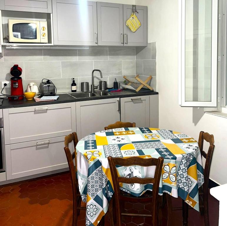 Rosa Bonheur house parking Gardenにあるキッチンまたは簡易キッチン