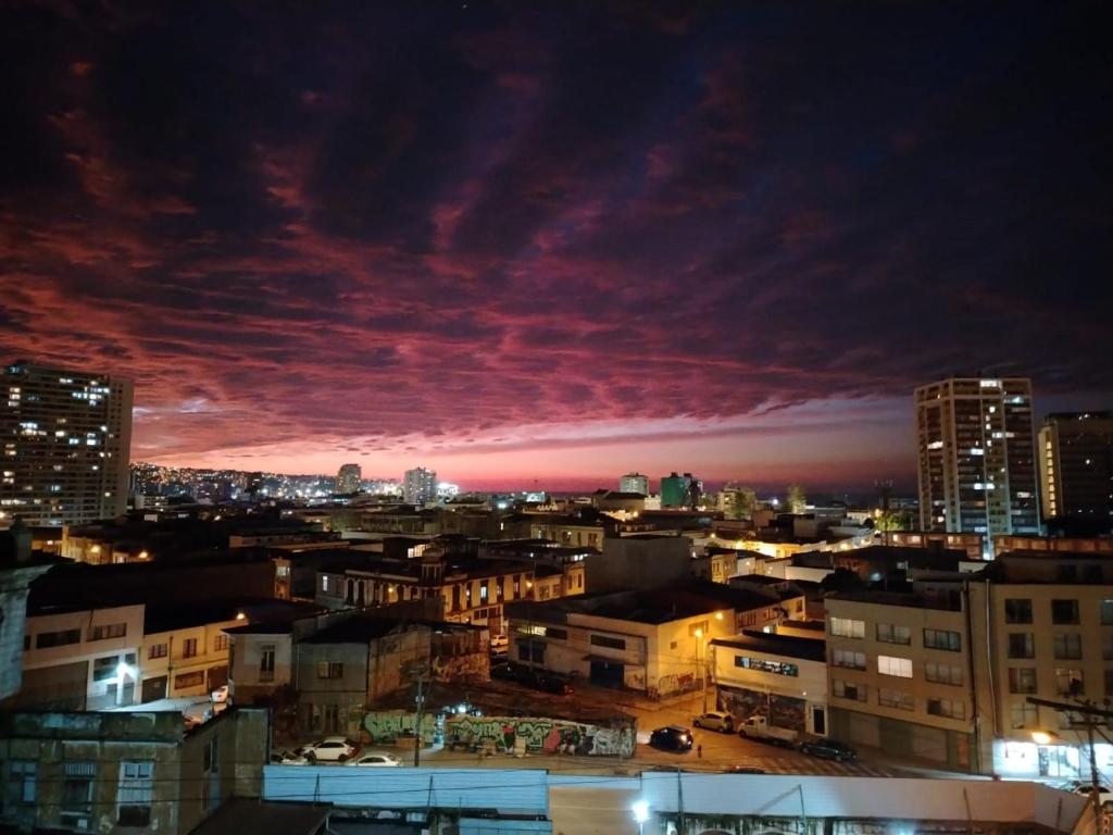 Γενική άποψη της πόλης Βαλπαραΐσο ή θέα της πόλης από  αυτό το ξενοδοχείο διαμερισμάτων