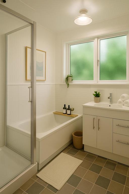 Skyline Sanctuary - Entire Aparment with Luxe Views, Espresso and Parking - Resim 3