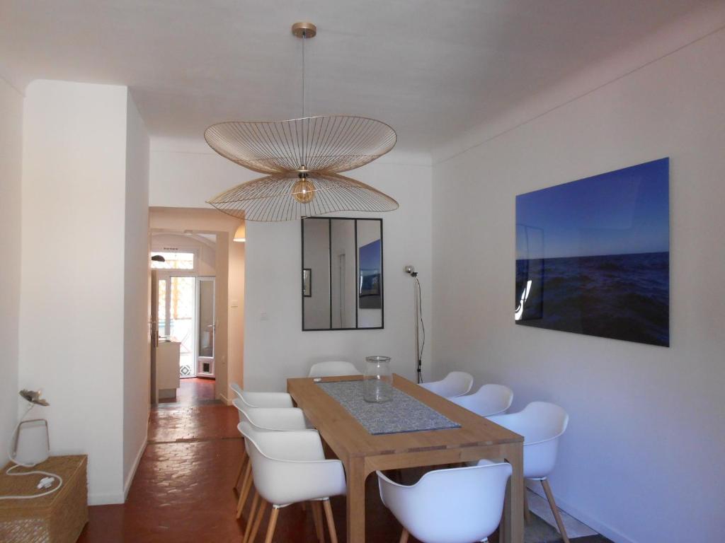Exceptional Location Beaches Cours SALEYA