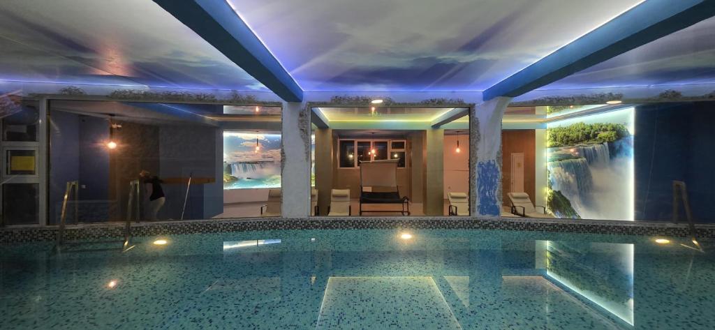 Bali Colosseum Hotel - Resim 9