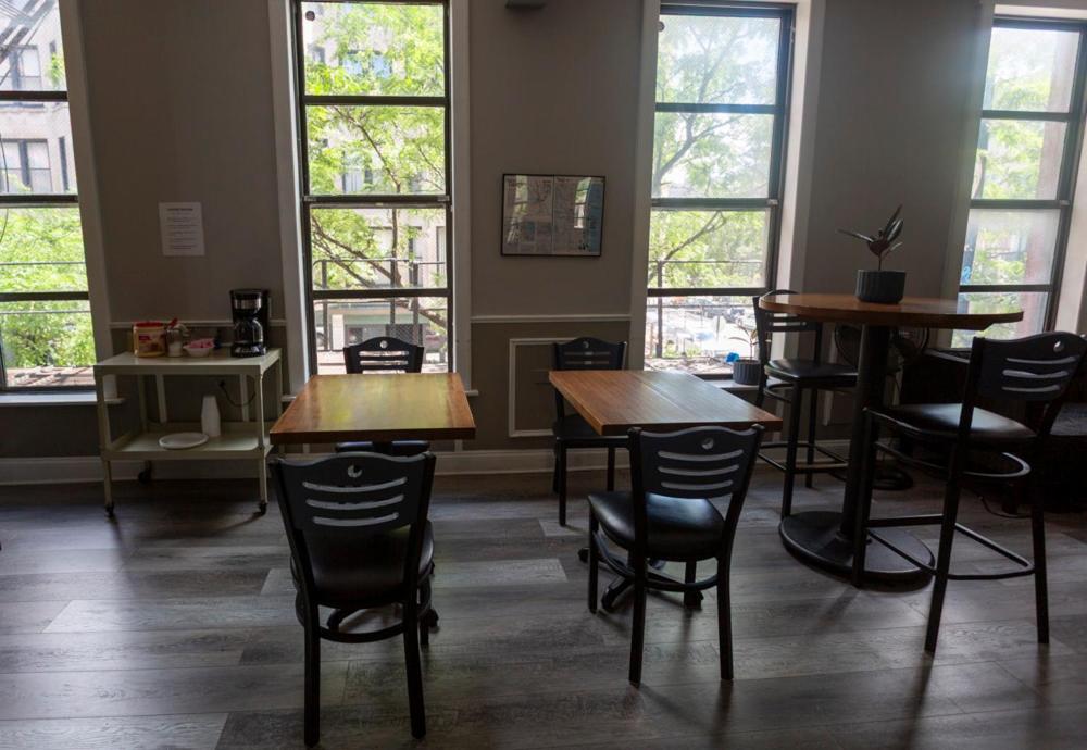 Chicago Parthenon Hostel photo
