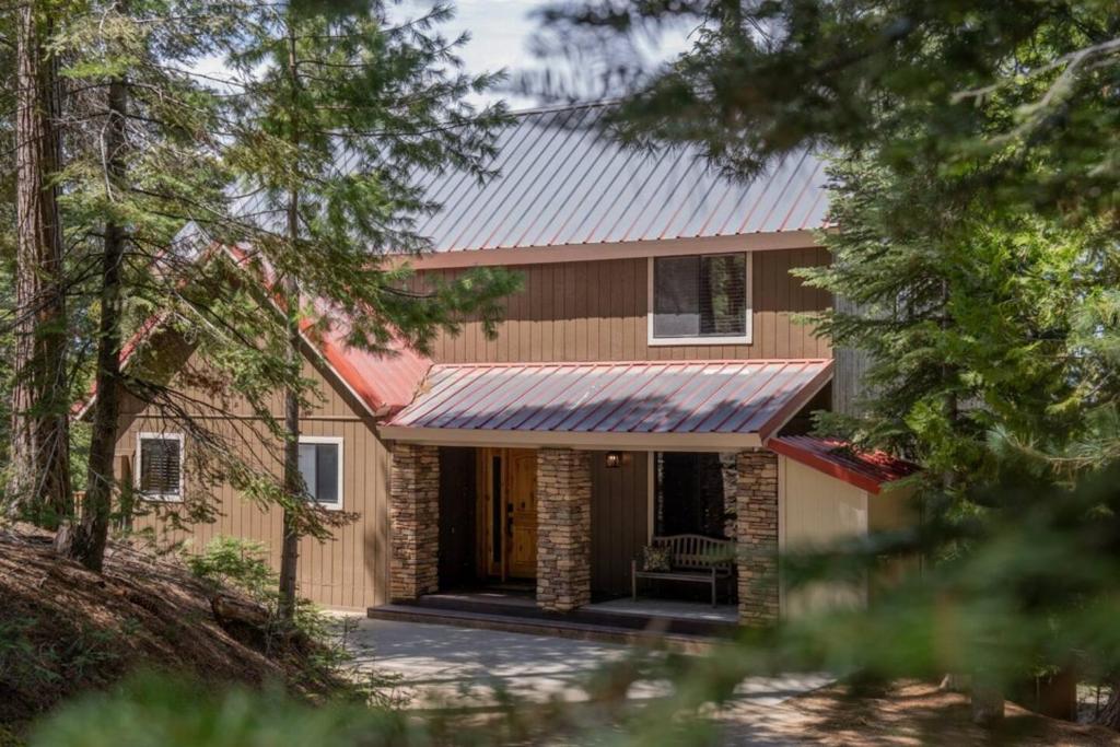Image showcasing Woodland Retreat - Horse-Friendly AC, Shaver Lake (updated prices 2026)