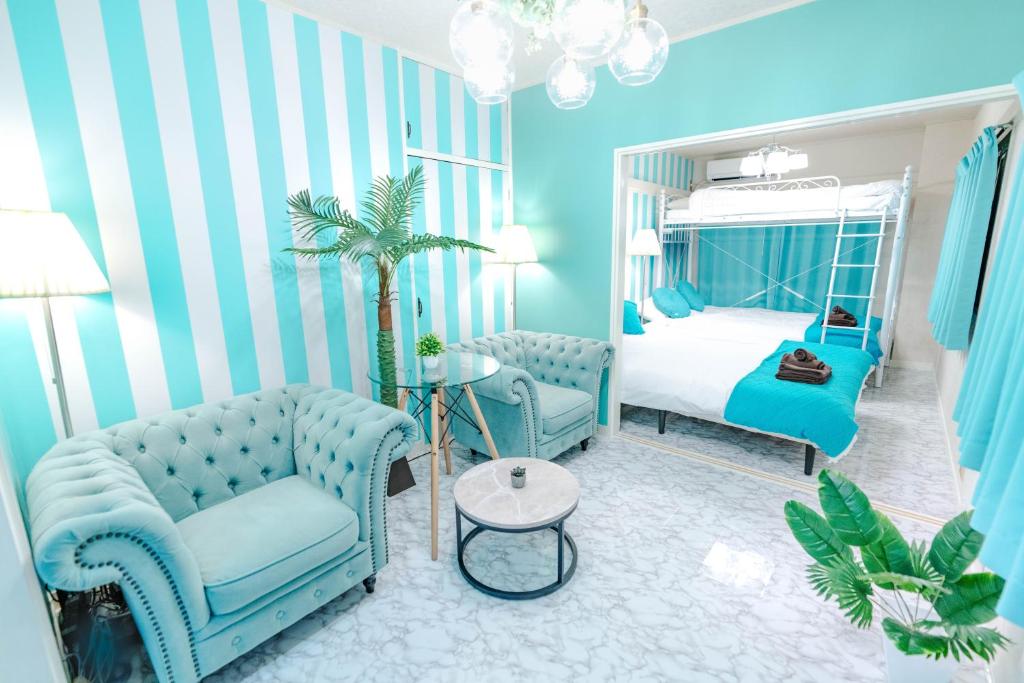 LEON RESORT HOTEL Max 9 people 3 min taxi Ikebukuro Station shinjyuku 6min shibuya 10min Tiffany Blue yellow Room 最大9名 池袋 新宿 渋谷 立地最高 東京観光