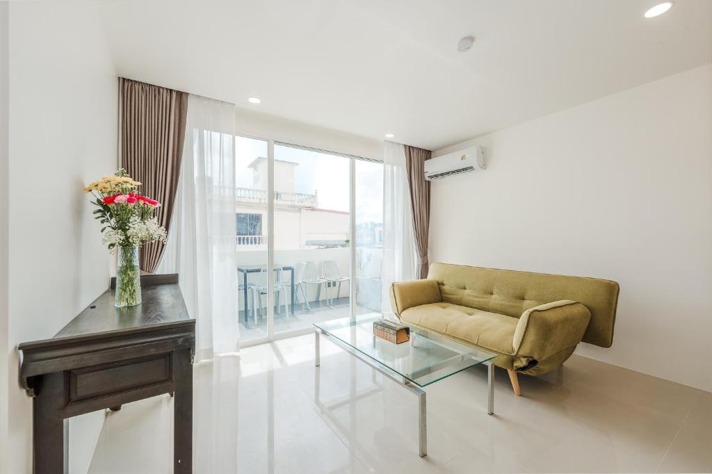 
Apartment with Balcony
