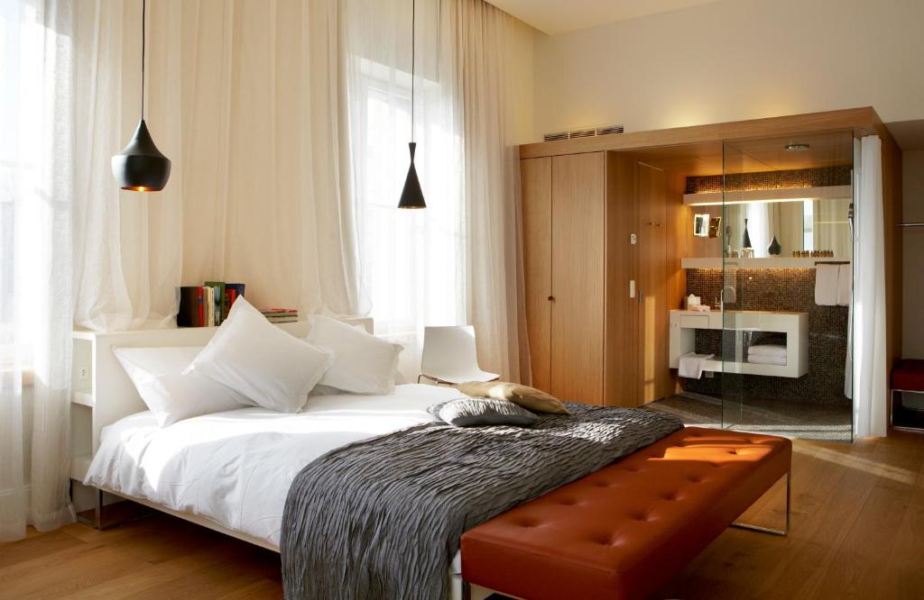 Letto o letti in una camera di B2 Hotel Zürich