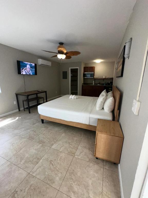 Surf & Sand Hotel - 
