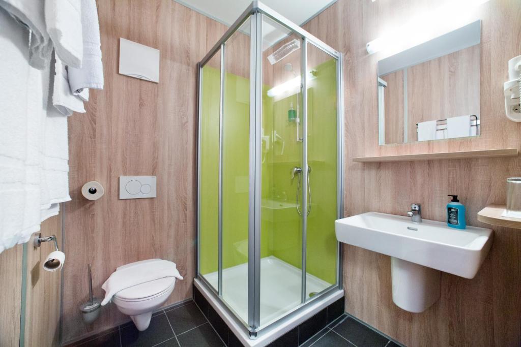 Koupelna v ubytování Cleverhotel