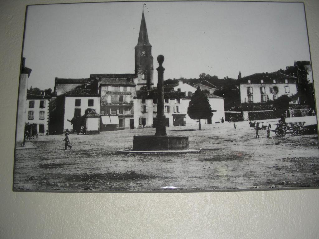 Fotografie z fotogalerie ubytování Logis Hotel restaurant de la Poste v destinaci Pontgibaud