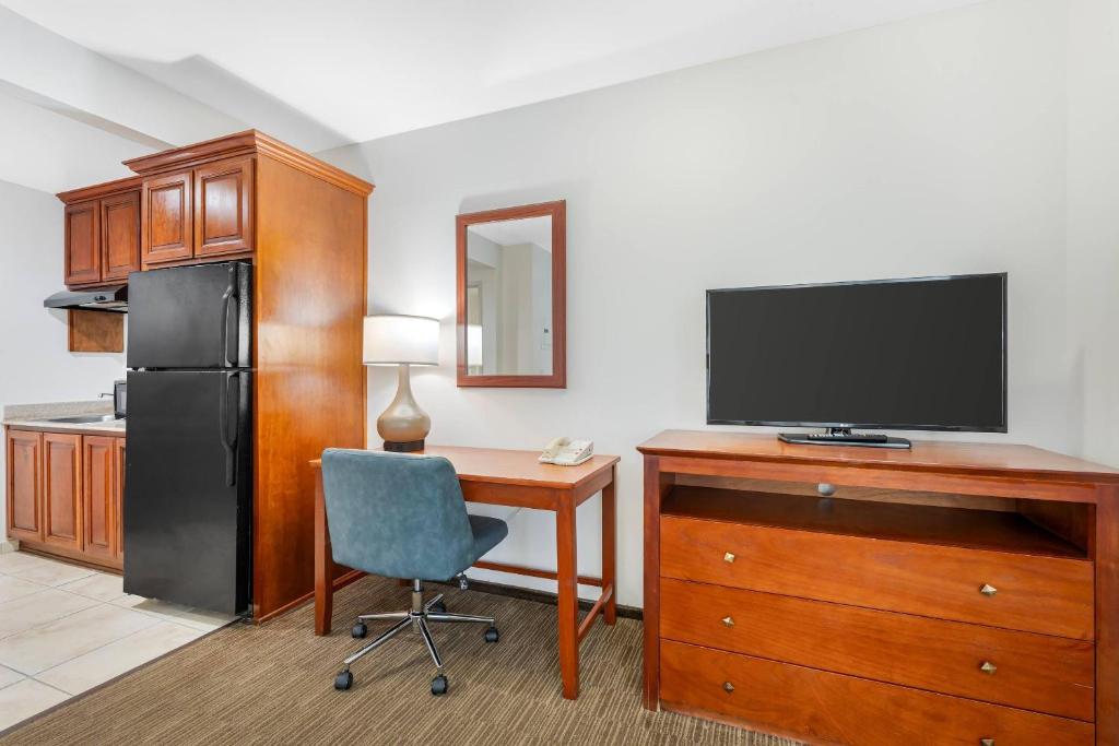 Comfort Inn Cockatoo Near LAX Airport photo