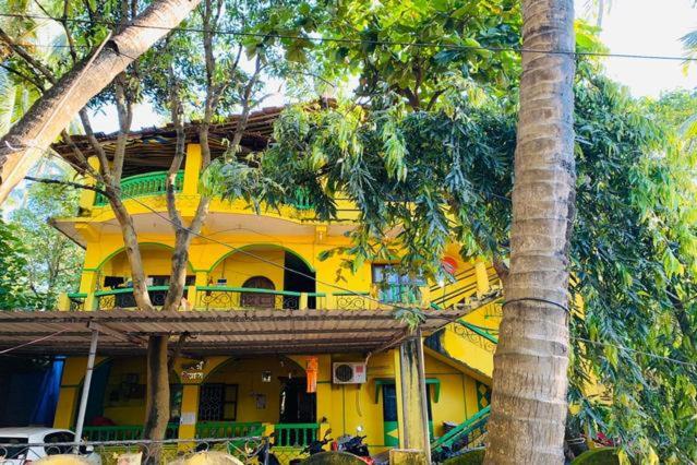 Κήπος έξω από το Savitri Guest House