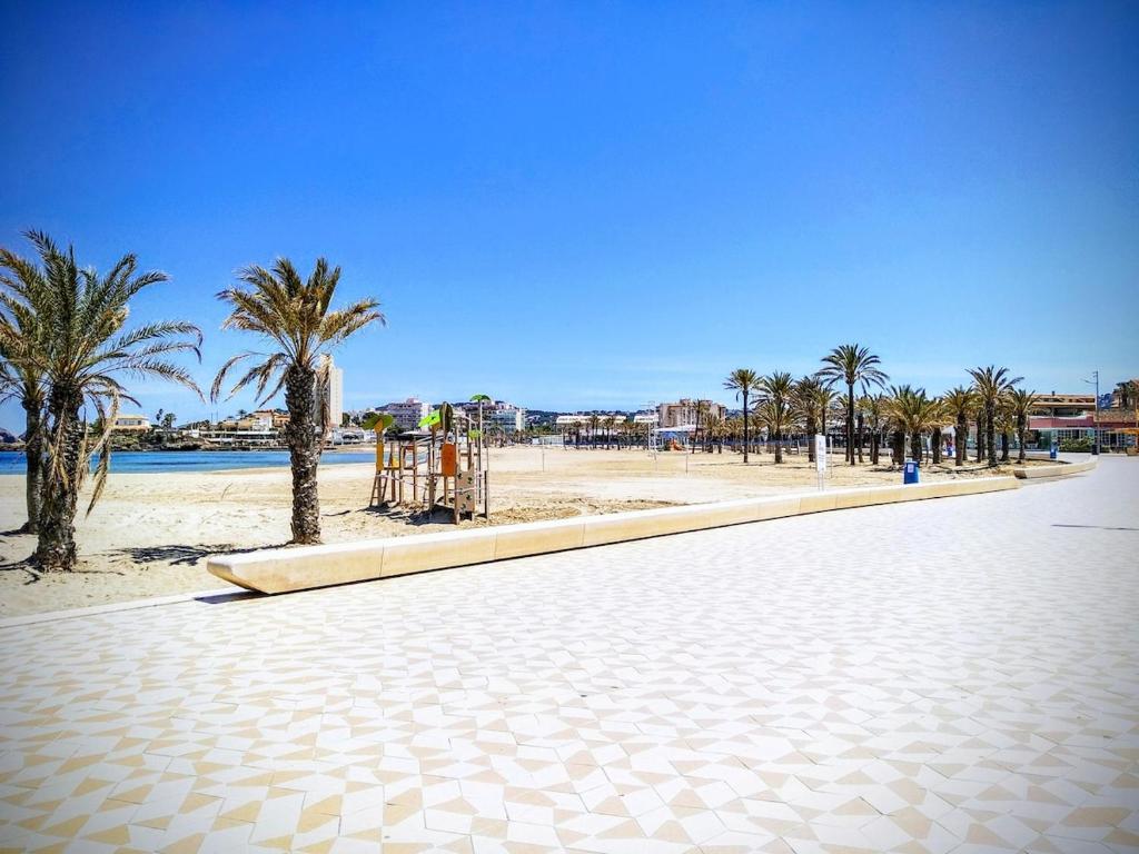 3 bedroom holiday apartment nearby arenal javea