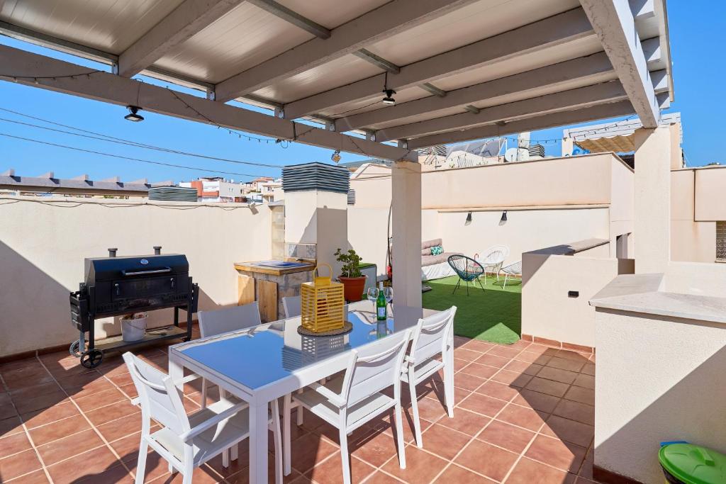 Μπαλκόνι ή βεράντα στο Amplio Ático De 2 Habitaciones