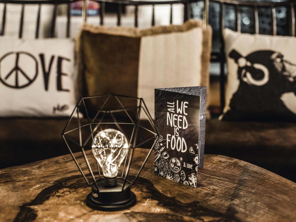 ibis Styles Lausanne Center MadHouse - Resim 28