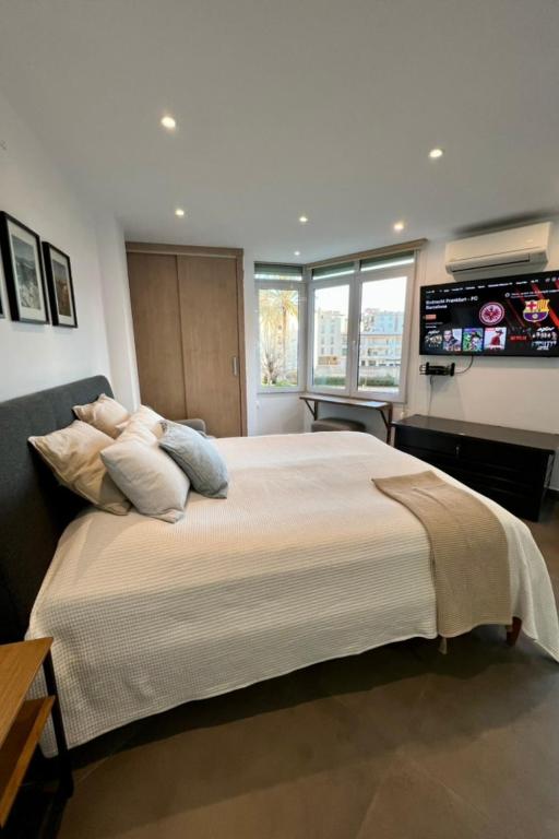 Cozy Modern Apartment with Pool in Nerja