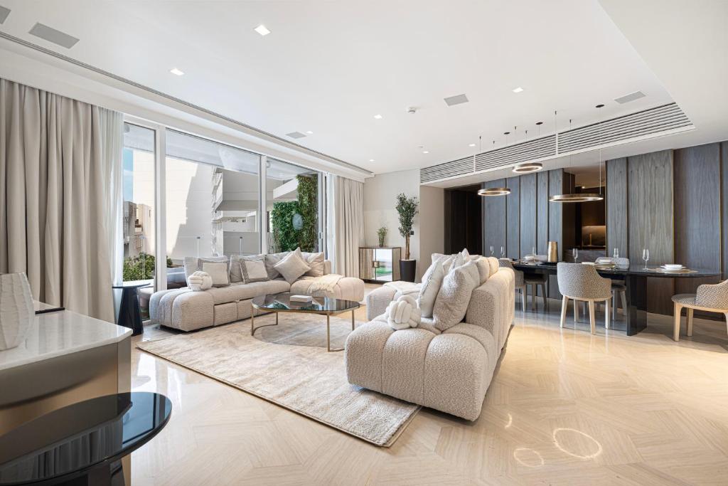 Five Palm Jumeirah Luxury Apartment - 3BR