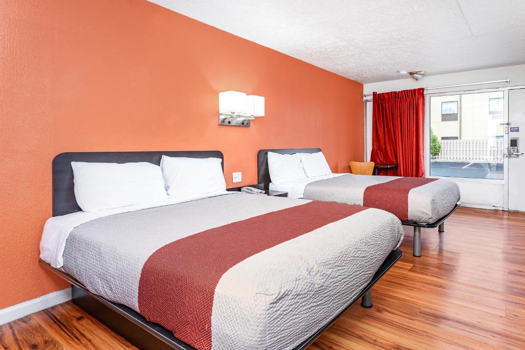 Relax Inn by OYO Columbus OH I 70 - 2 Camas Completas Para Fumadores