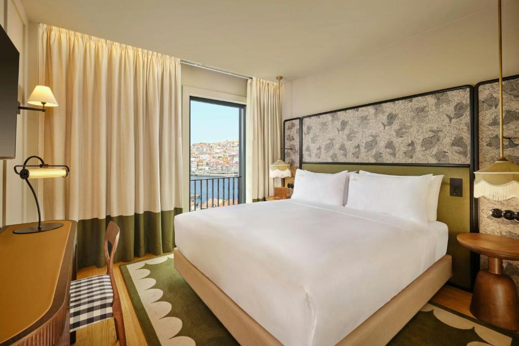 
Superior King Room with River View - Douro Royal

