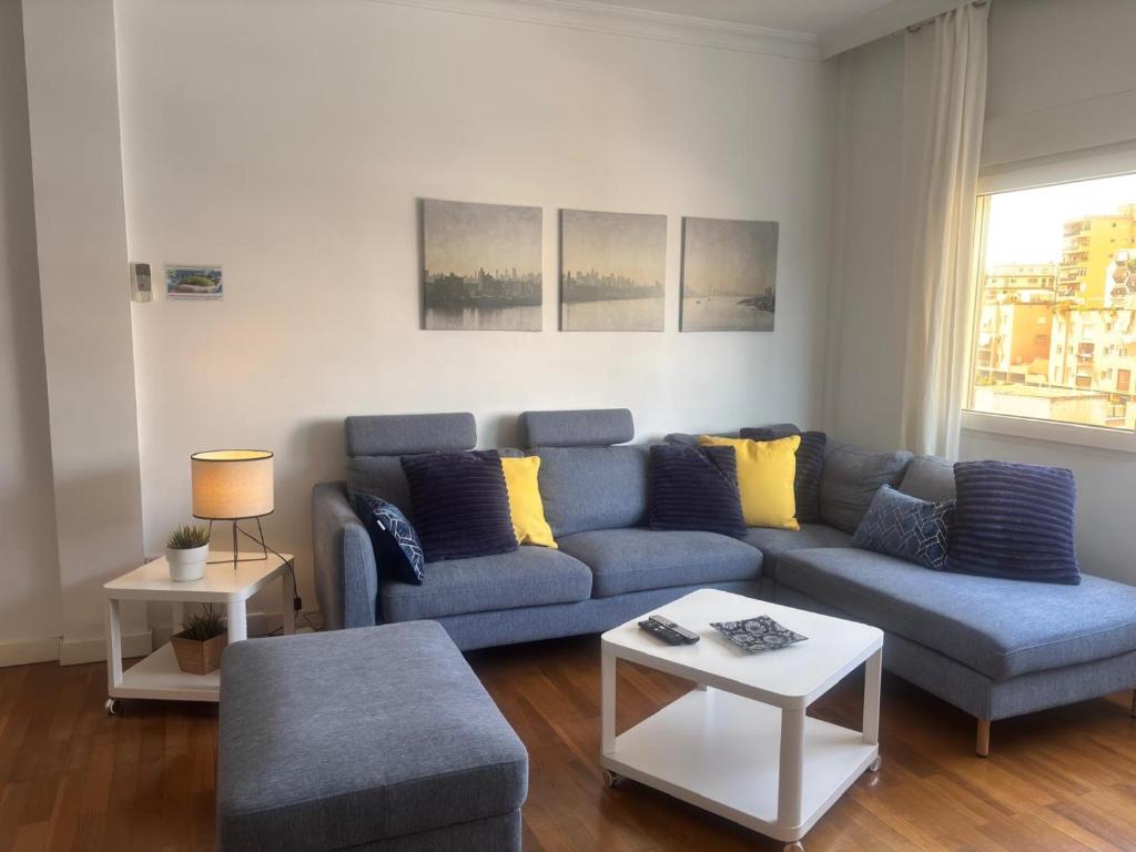 Posezení v ubytování Sky Heaven Nogalera - 2 spacious BR - Heart of Torremolinos