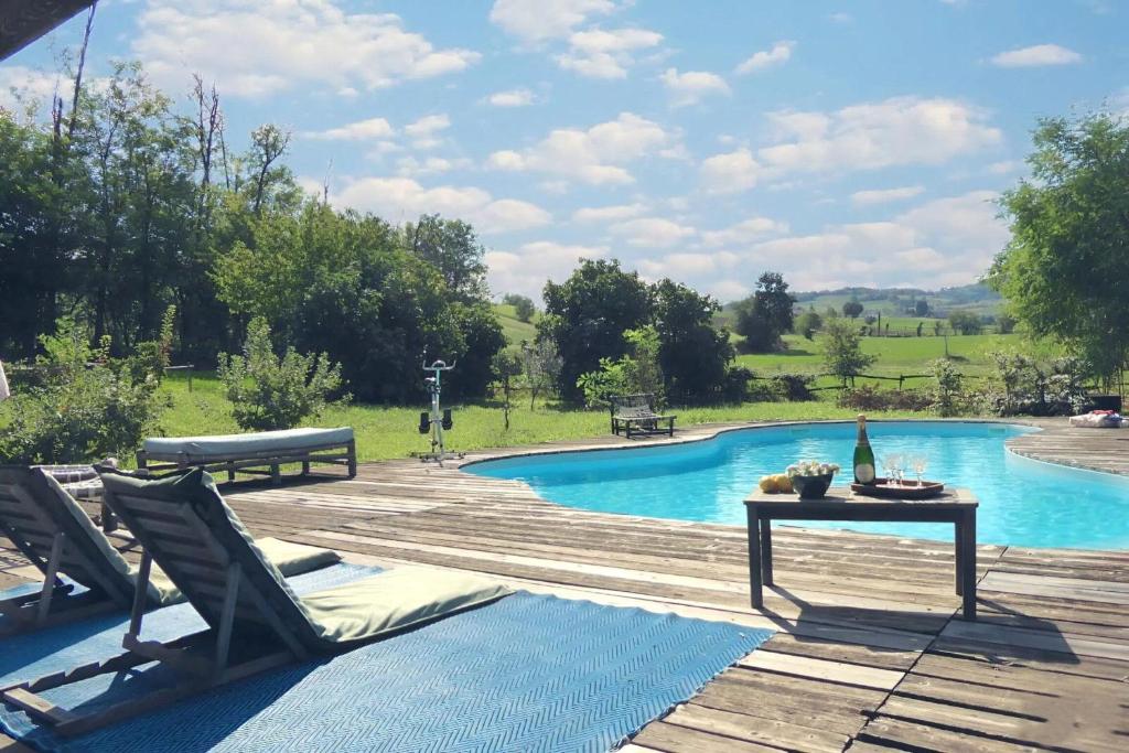 Бассейн в Villa Poggio Zucchino или поблизости