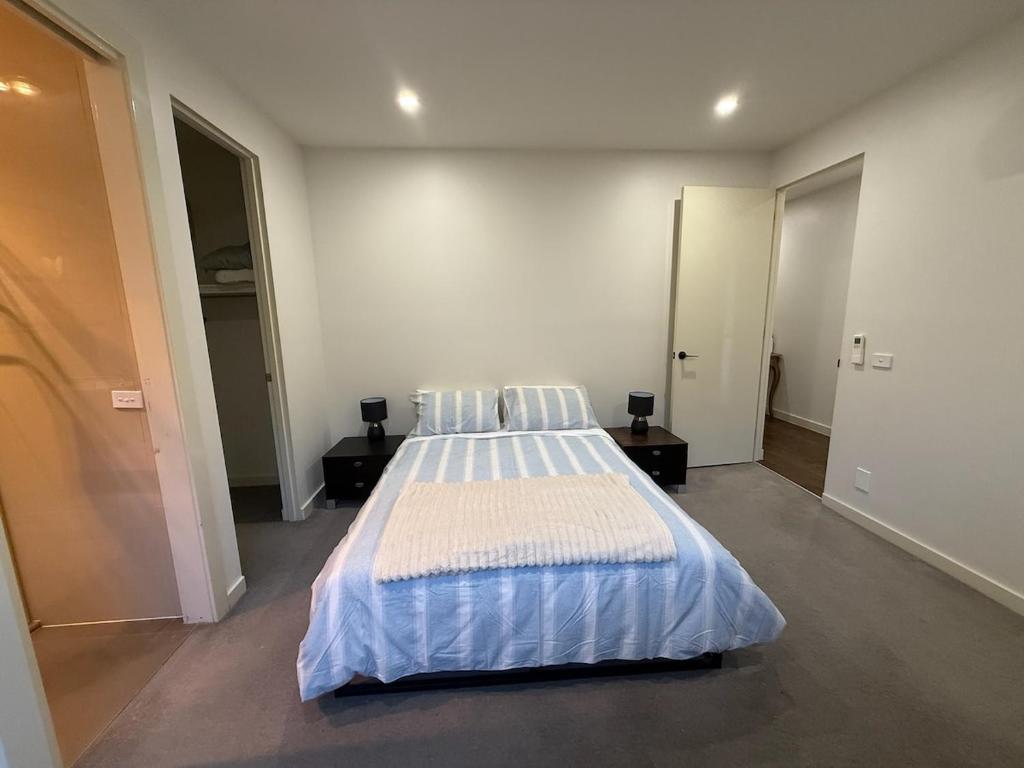 Un ou plusieurs lits dans un hébergement de l'établissement Modern Stylish Comfort at Prime Camberwell Retreat