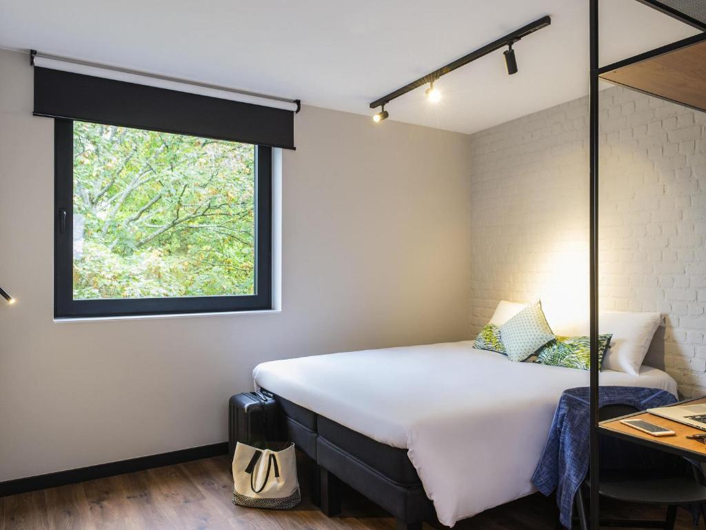 ibis Brussels Centre Chatelain - Resim 2