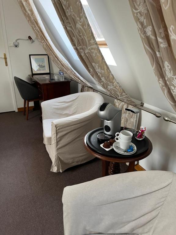 La Ferme de la Place - Triple Room With Private Bathroom