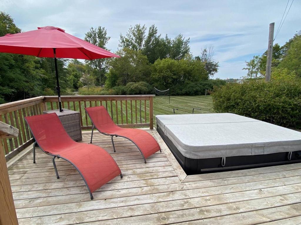 Patio nebo venkovní prostory v ubytování Private Beach Hot Tub A Vacay to Remember