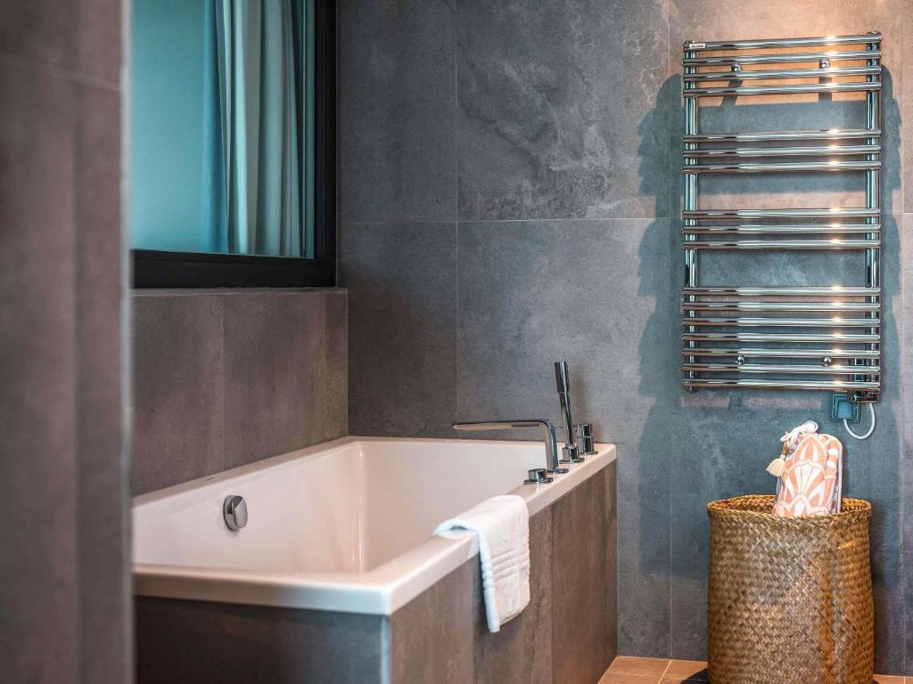 Novotel Paris Porte Versailles - Resim 38