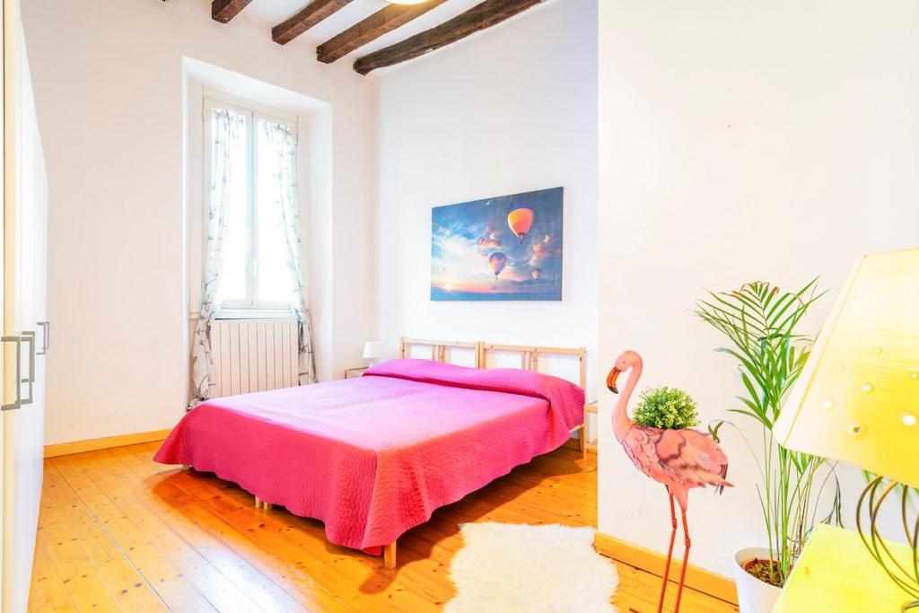 A Window on the Naviglio - B Home
