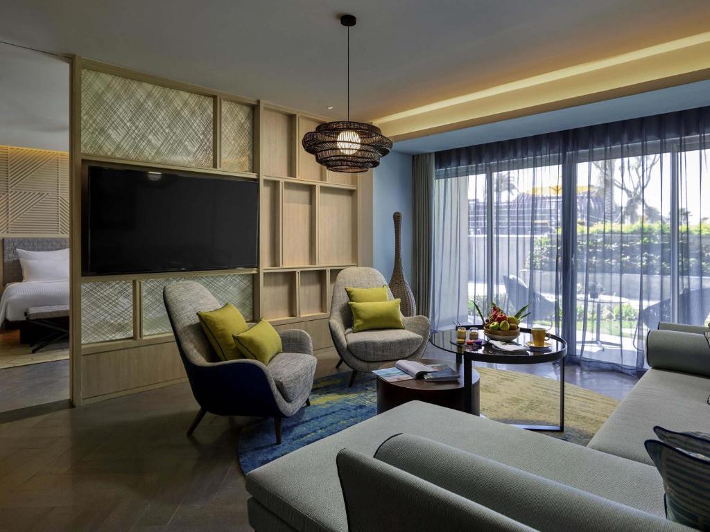 Two-Bedroom Executive Family Suite with Resort View