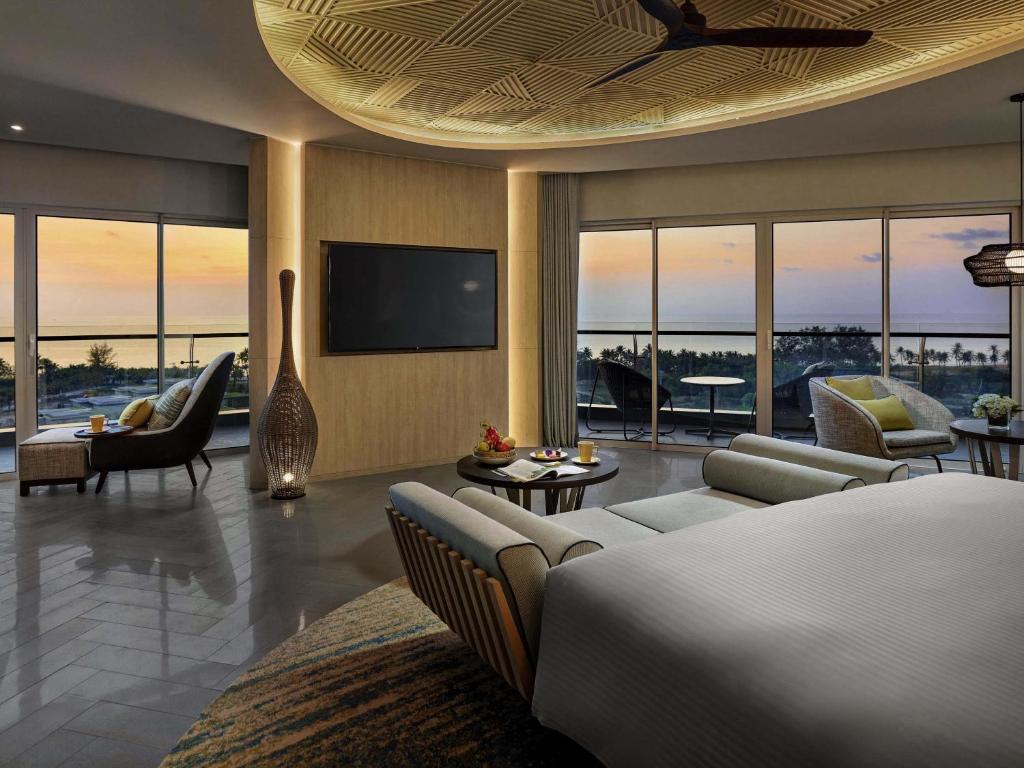 King Suite with Ocean View - Executive Privilege Pass