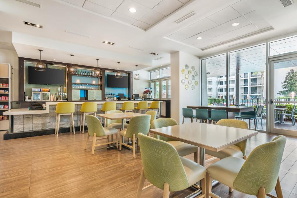 Holiday Inn Orlando – Disney Springs® Area by IHG photo