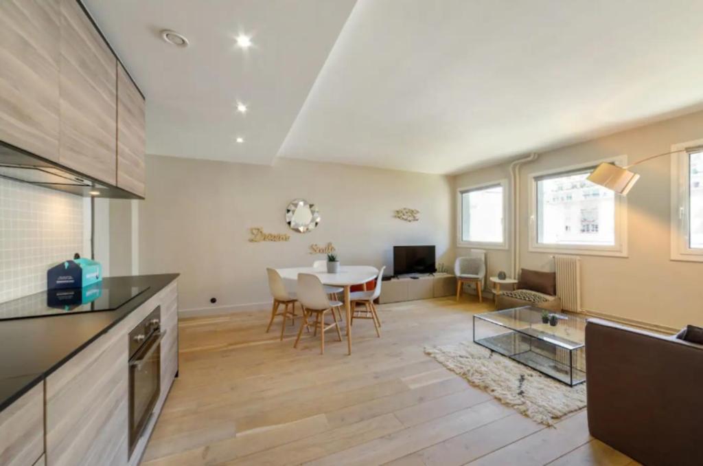 Beautiful 1 Bedroom Apartment near Eiffel Tower