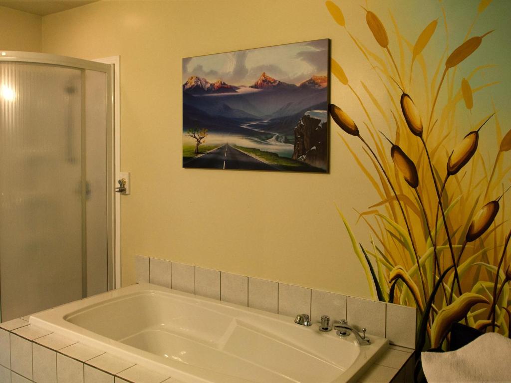Bilik mandi di Gîte Crystal Inn
