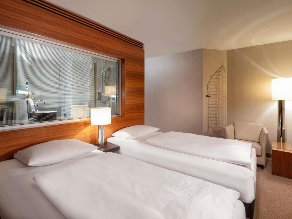 MÖVENPICK Hotel Hamburg City - Resim 19