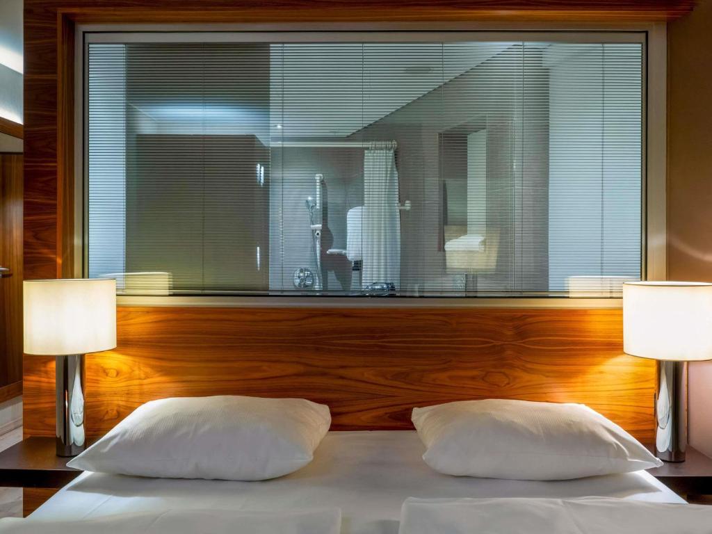 MÖVENPICK Hotel Hamburg City - Resim 41