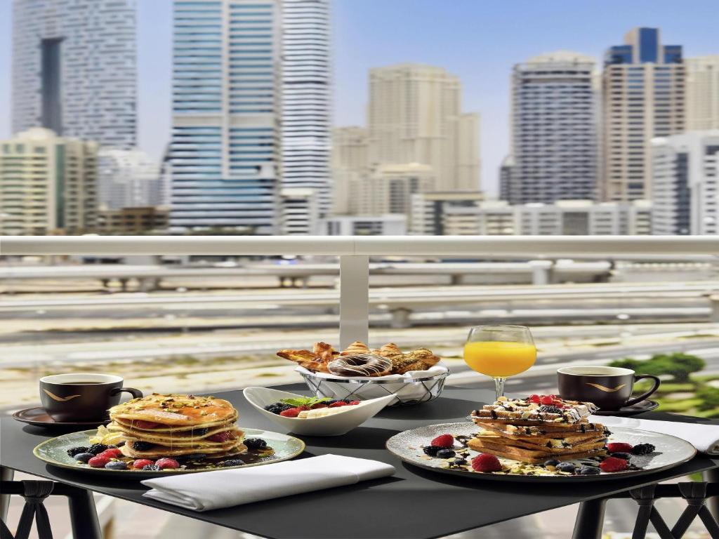 Mövenpick Hotel Jumeirah Lakes Towers Dubai - Resim 27