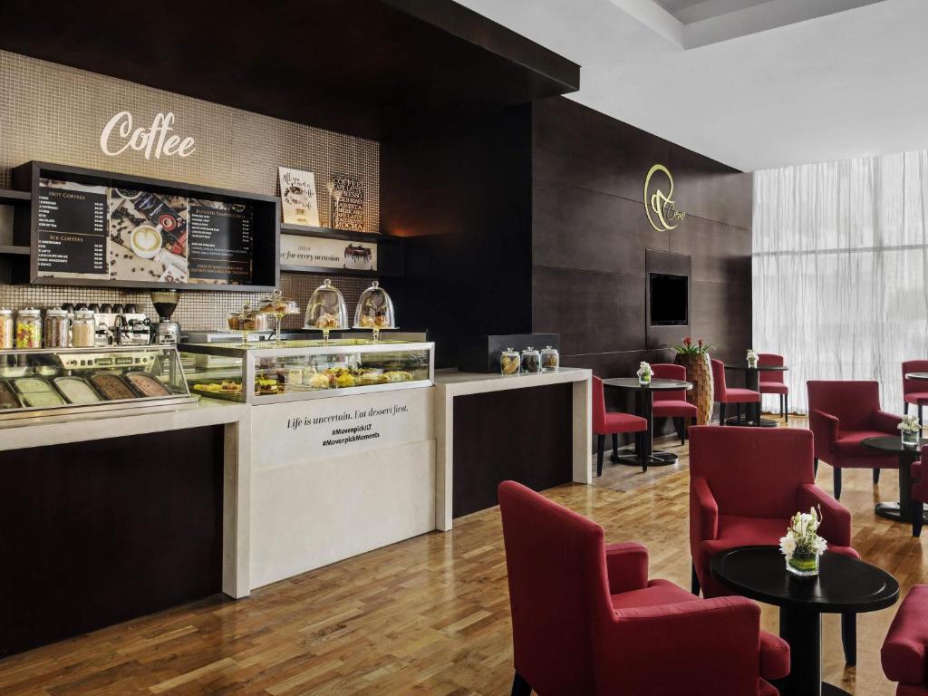 Mövenpick Hotel Jumeirah Lakes Towers Dubai - Resim 36