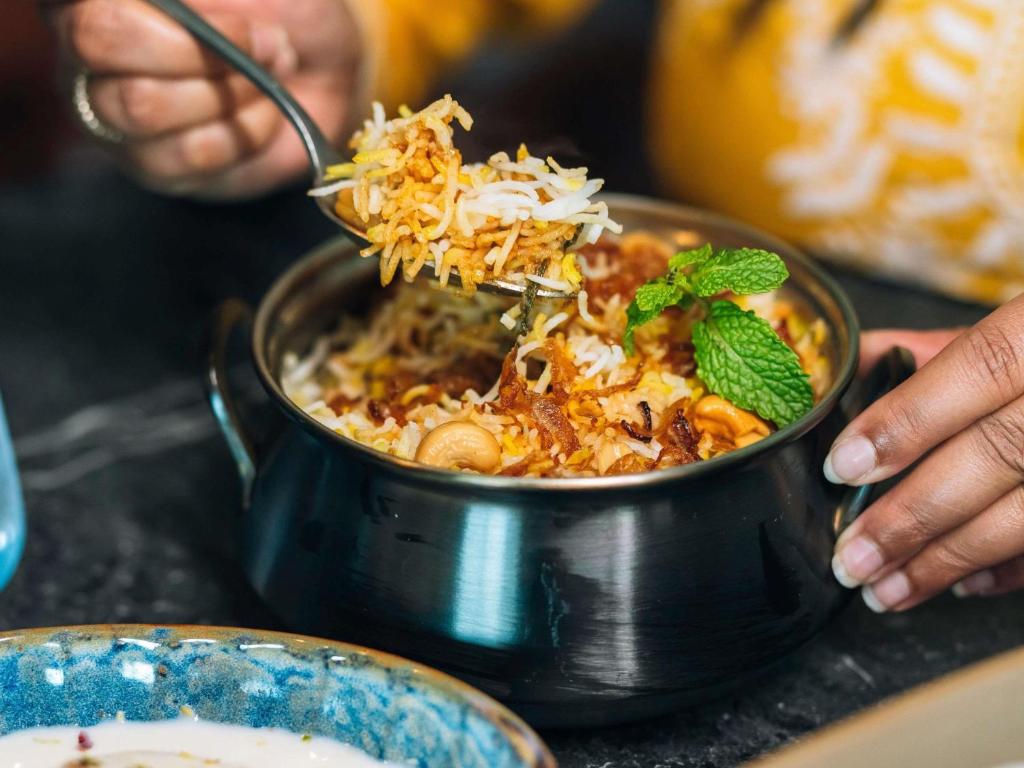 Mövenpick Hotel Jumeirah Lakes Towers Dubai - Resim 45