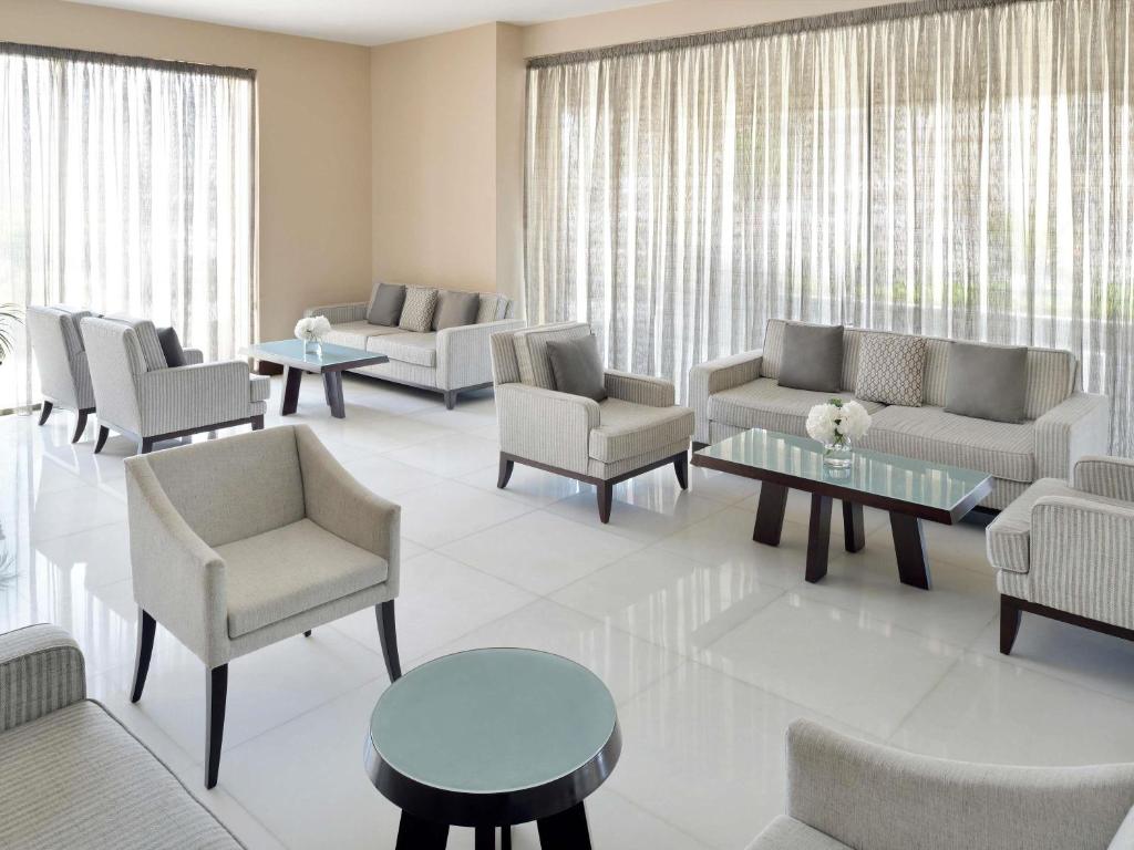 Mövenpick Hotel Apartments Al Mamzar Dubai - Resim 38