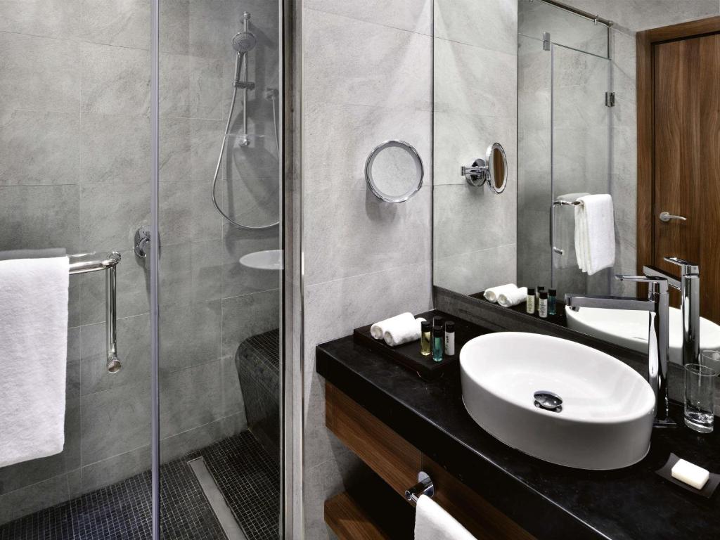 Mövenpick Hotel Apartments Downtown Dubai - Resim 29