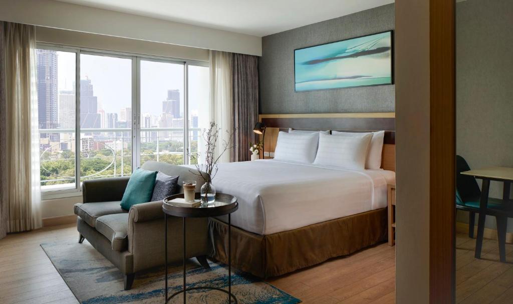 
Studio Lakeview King
